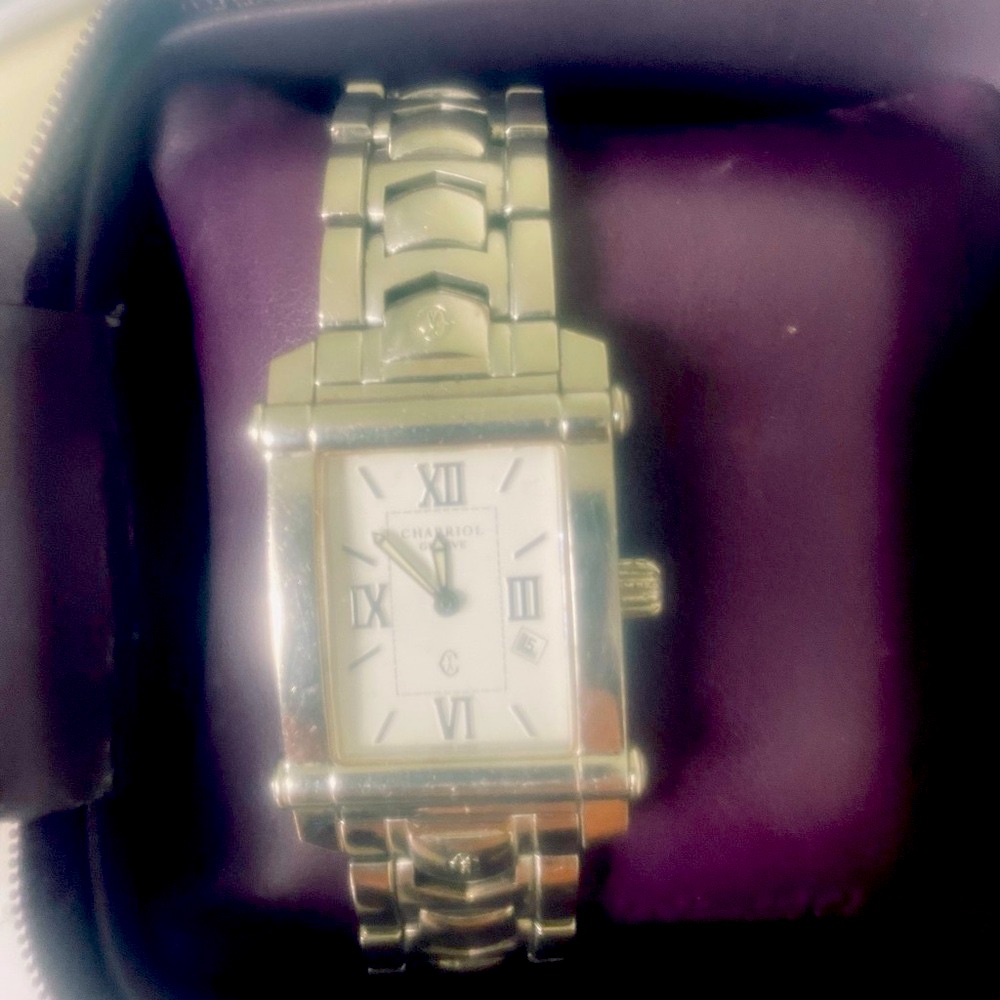 Sophisticated Silver Rectangular Watch